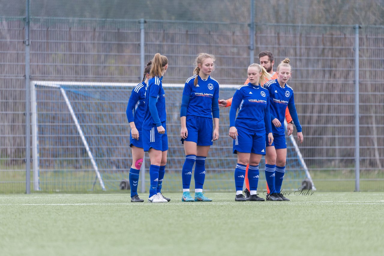 Bild 242 - F SSC Hagen Ahrensburg - SV Frisia Risum-Lindholm : Ergebnis: 1:2